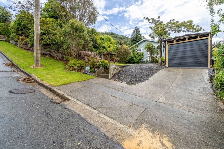 Photo of property in 83 Walker Street, Bluff, 9814