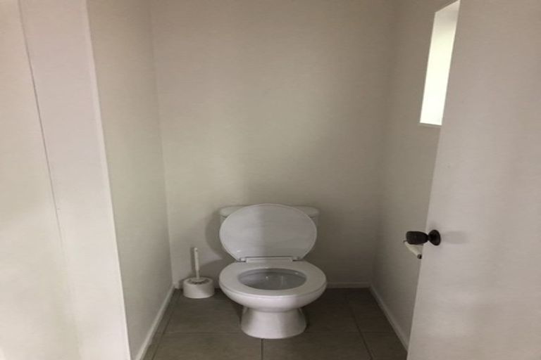 Photo of property in 12a Midgley Road, West Harbour, Auckland, 0618