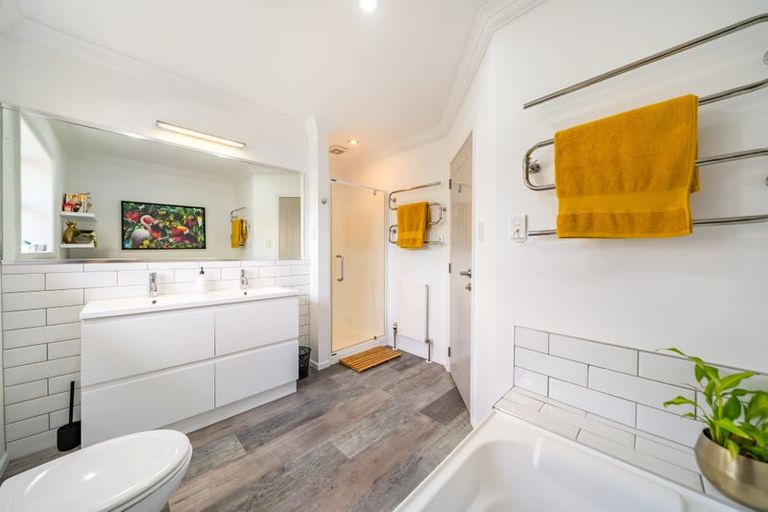 Photo of property in 355 Fergusson Drive, Heretaunga, Upper Hutt, 5018