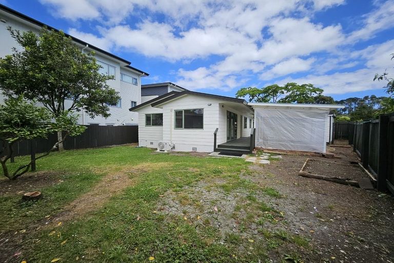 Photo of property in 1 Robertson Road, Ranui, Auckland, 0612