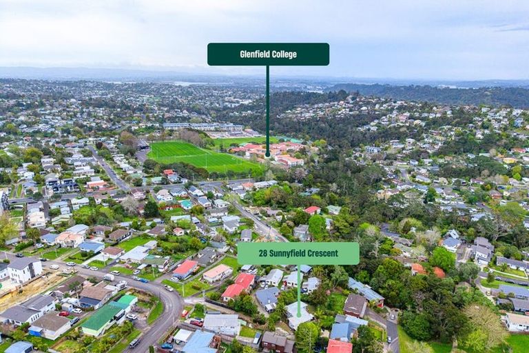 Photo of property in 28 Sunnyfield Crescent, Glenfield, Auckland, 0629