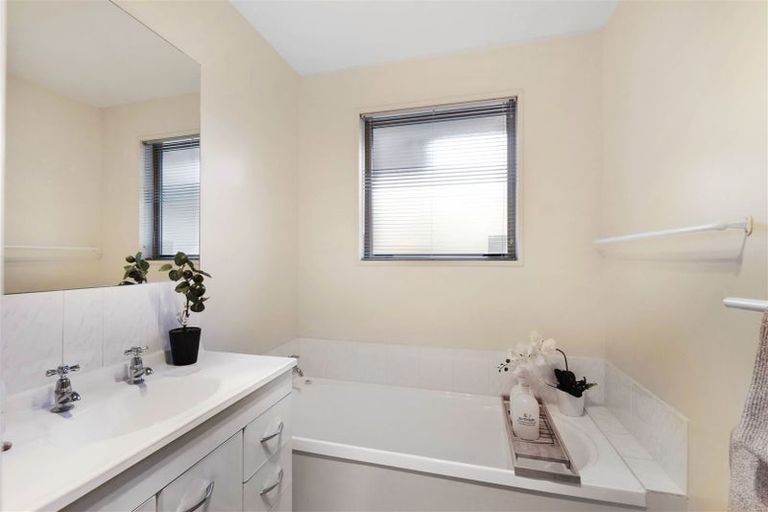 Photo of property in 7 Hamlet Lane, Heathcote Valley, Christchurch, 8022