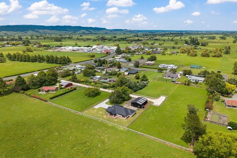 Photo of property in 16 Coates Lane, Te Poi, 3473