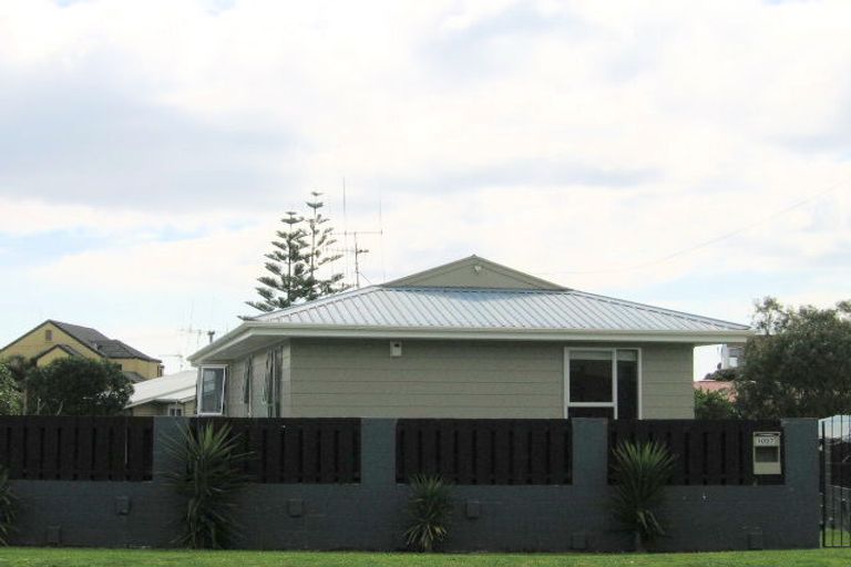 Photo of property in 1097 Papamoa Beach Road, Papamoa Beach, Papamoa, 3118