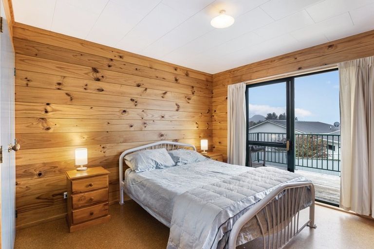 Photo of property in 6 Rowena Crescent, Motuoapa, 3382