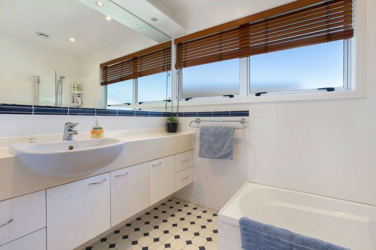 Photo of property in 30 The Quarterdeck, Whitby, Porirua, 5024