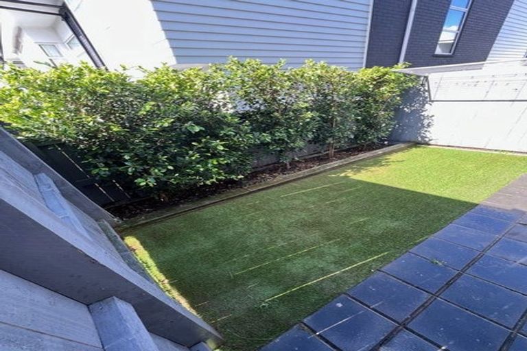 Photo of property in 14 Kaiwawao Lane, Hobsonville, Auckland, 0616