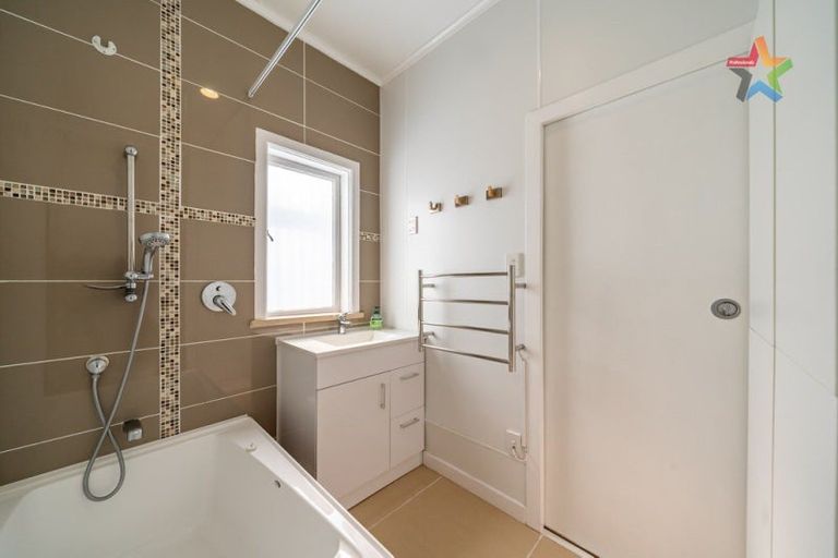 Photo of property in 2 Hildreth Street, Karori, Wellington, 6012