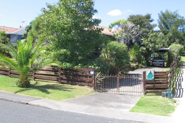 Photo of property in 52 Pemberton Avenue, Bayview, Auckland, 0629