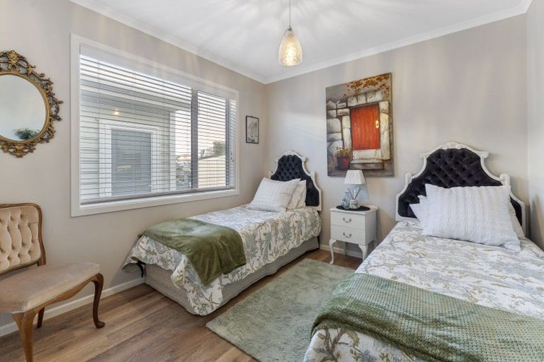 Photo of property in 39 Seagrass Place, Otaki Beach, Otaki, 5512