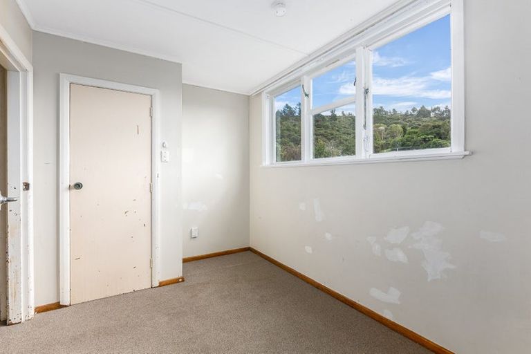 Photo of property in 30-32 Delaney Drive, Stokes Valley, Lower Hutt, 5019