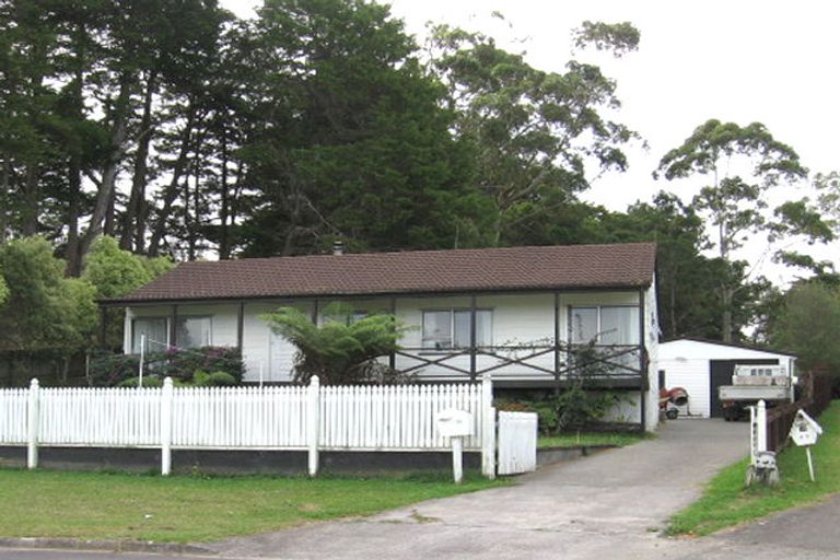 Photo of property in 12 Trengove Place, West Harbour, Auckland, 0618