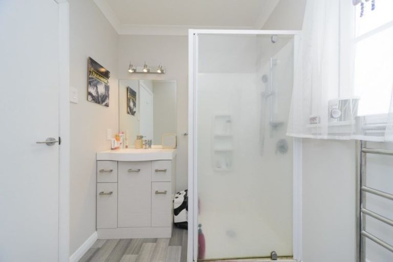 Photo of property in 5 Milton Street, Roslyn, Palmerston North, 4414