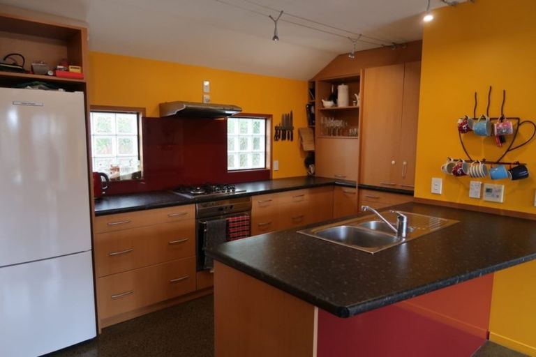 Photo of property in 62a Saint Johns Terrace, Tawa, Wellington, 5028