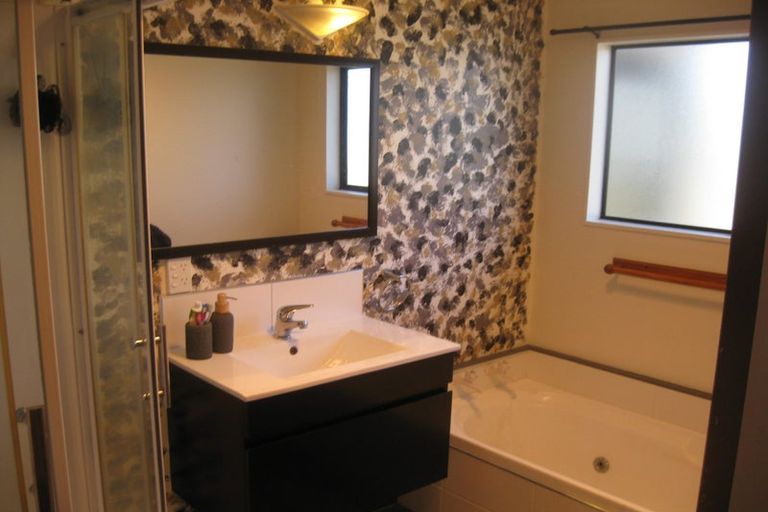 Photo of property in 2/38 Porutu Street, Fairfield, Lower Hutt, 5011