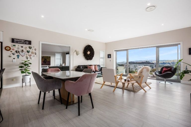 Photo of property in 10 Madeira Close, Whitby, Porirua, 5024