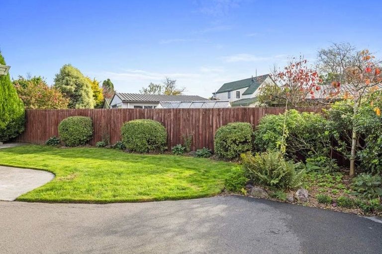 Photo of property in 30 Sayers Crescent, Ilam, Christchurch, 8041