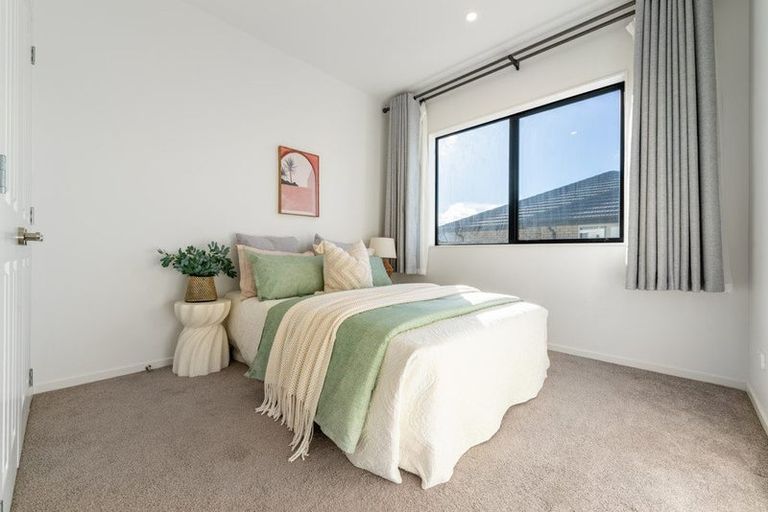 Photo of property in 6 Twin Parks Rise, Papakura, 2110