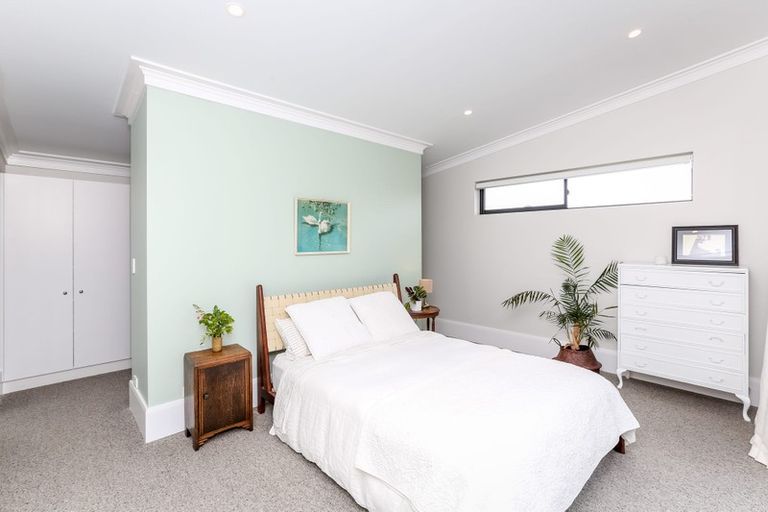 Photo of property in 22 Cutfield Road, New Plymouth, 4310