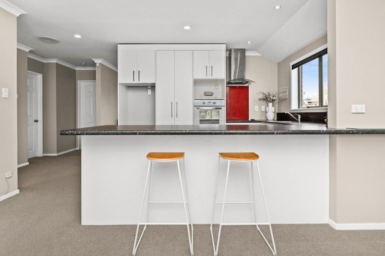 Photo of property in 2/42 Middle Road, Havelock North, 4130