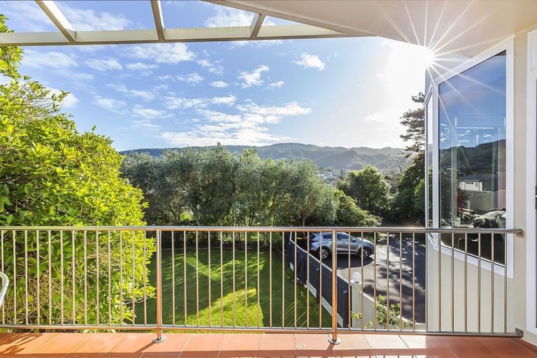 Photo of property in 11f Duncan Street, Tawa, Wellington, 5028