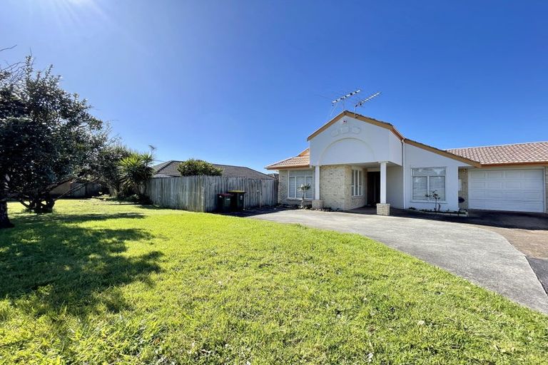 Photo of property in 41 Fernbrook Close, Burswood, Auckland, 2013