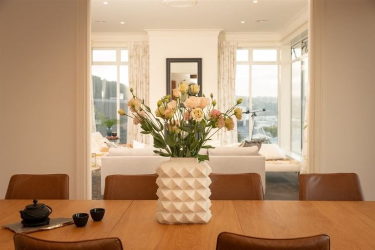 Photo of property in 15 Salmont Place, Kelburn, Wellington, 6012