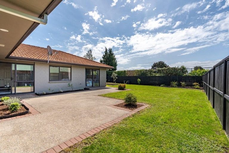 Photo of property in 17 Burgundy Court, Rototuna, Hamilton, 3210