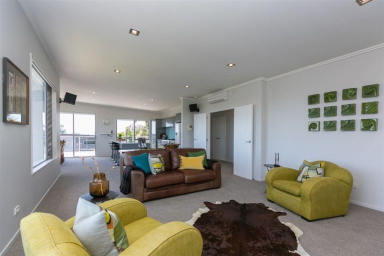 Photo of property in 18 Parkvue Drive, Bell Block, New Plymouth, 4312