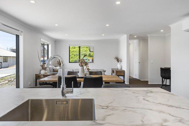 Photo of property in 64 Fernbrook Drive, Hurworth, New Plymouth, 4310