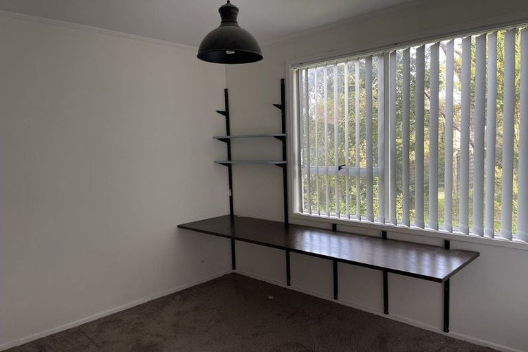 Photo of property in 16 West Glade Crescent, Birkenhead, Auckland, 0626