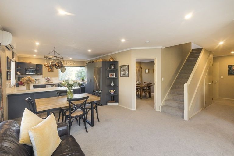 Photo of property in 30 Kilkenny Place, Fitzherbert, Palmerston North, 4410