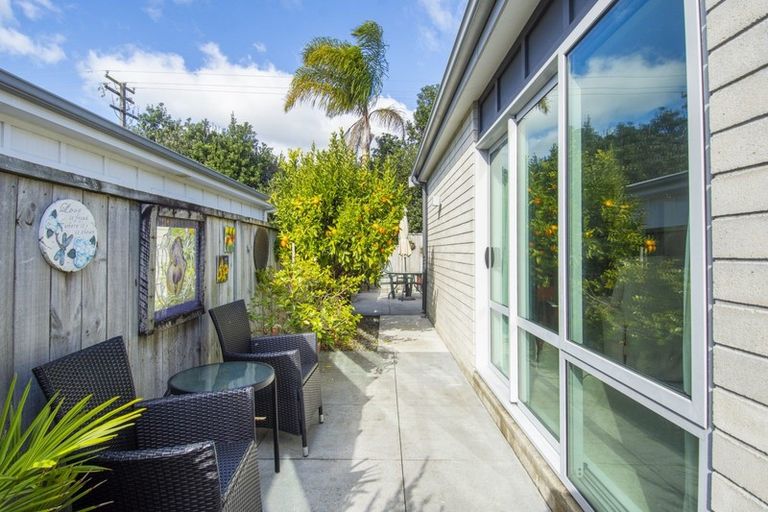 Photo of property in 1 Lennon Way, Papamoa Beach, Papamoa, 3118