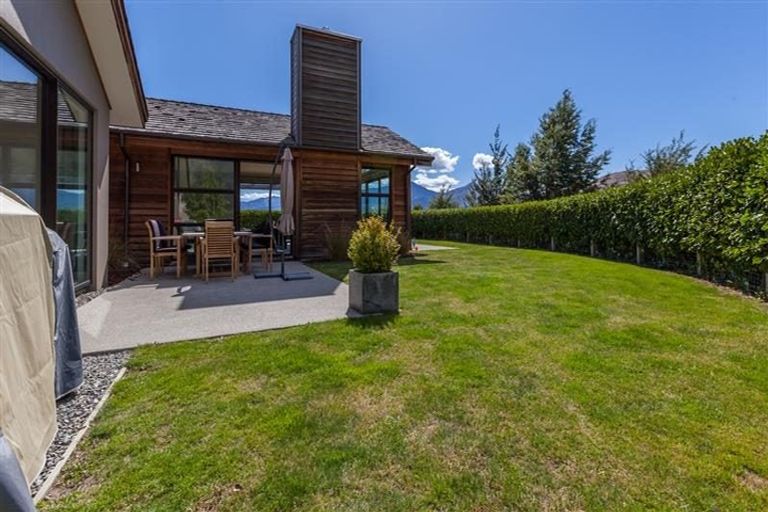 Photo of property in 10 Jackby Court, Jacks Point, Queenstown, 9371