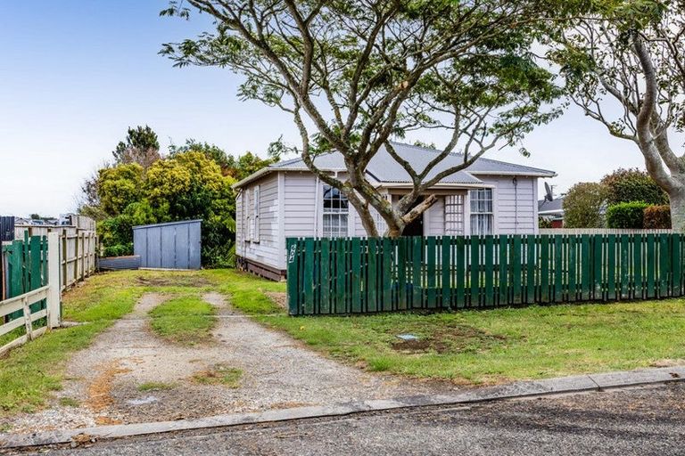 Photo of property in 604 Haowhenua Place, Hawera, 4674