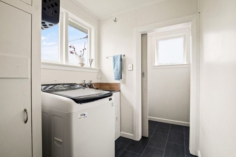 Photo of property in 9 Tomkins Street, Green Island, Dunedin, 9018