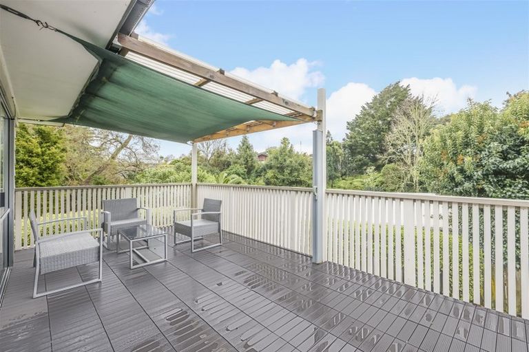 Photo of property in 1/40 Kingsclere Place, Goodwood Heights, Auckland, 2105