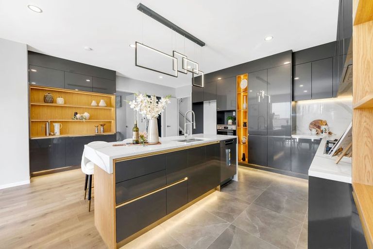 Photo of property in 22 Korowhiti Road, Clarks Beach, 2122