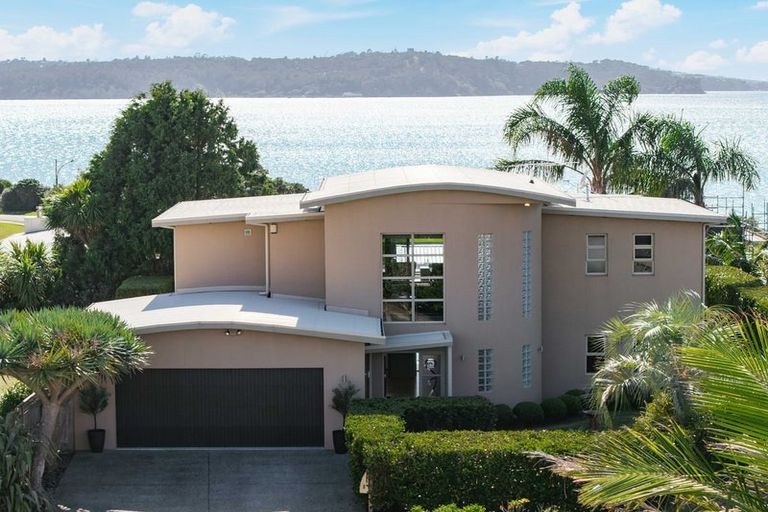 Photo of property in 8 Kawai Rise, Te Atatu Peninsula, Auckland, 0610