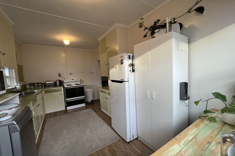 Photo of property in 9 Lismore Street, Strandon, New Plymouth, 4312