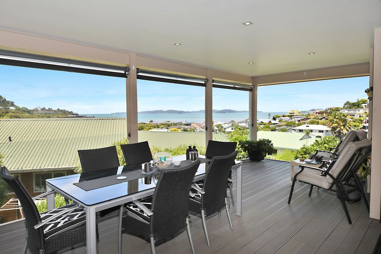 Photo of property in 10 Brampton Road, Snells Beach, 0920