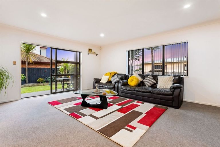 Photo of property in 49 Sturges Road, Henderson, Auckland, 0612