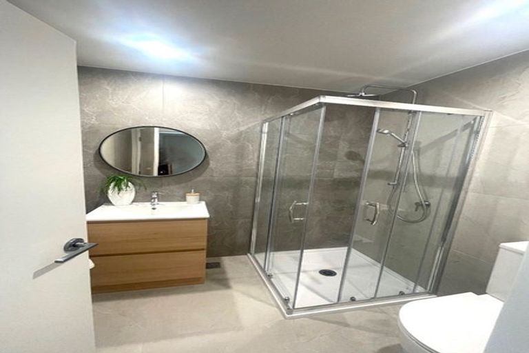 Photo of property in 33 Parkwood Avenue, Westgate, Auckland, 0614