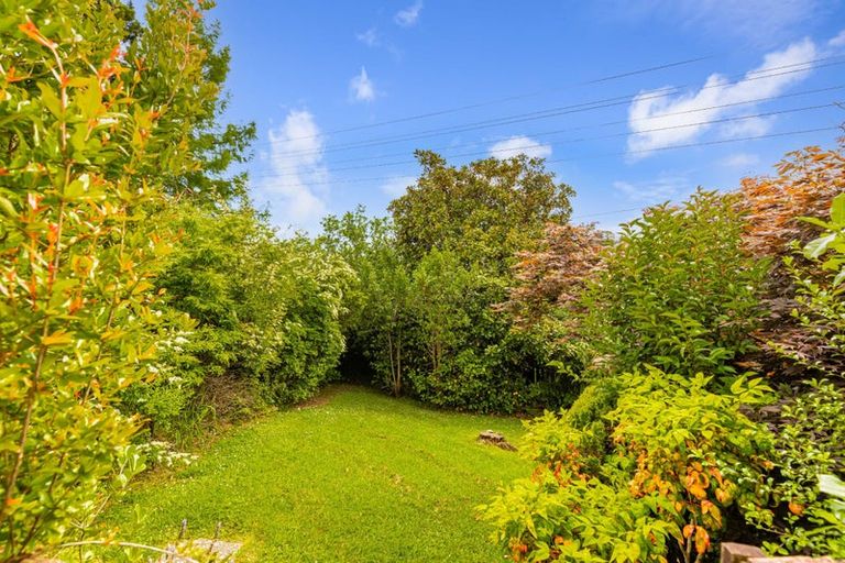 Photo of property in 14 Benita Place, Sunnyvale, Auckland, 0612