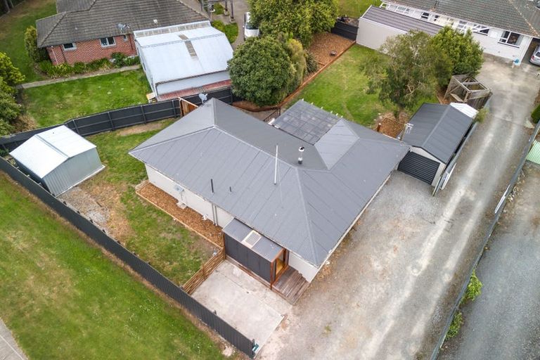 Photo of property in 52 Woodend Road, Woodend, 7610