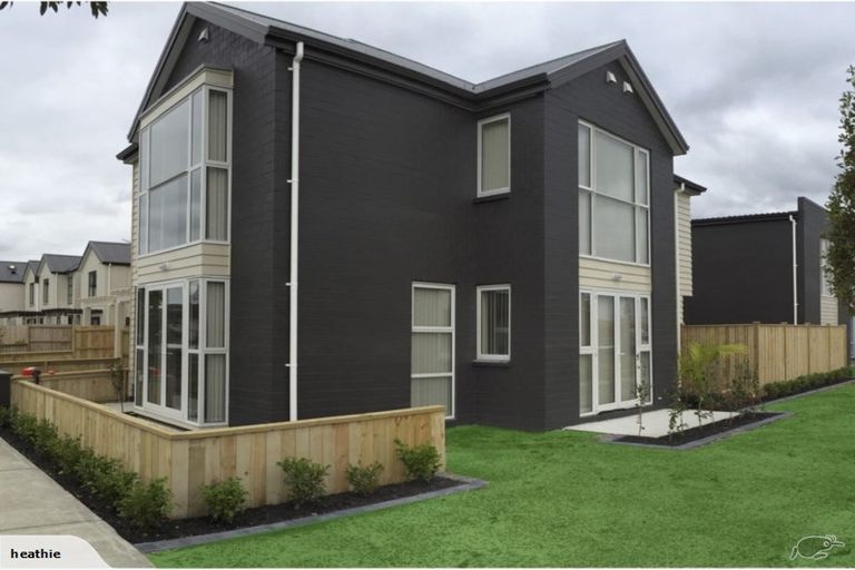 Photo of property in 39 Popokatea Drive, Takanini, 2112