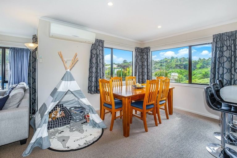 Photo of property in 45 Te Puia Drive, Aotea, Porirua, 5024