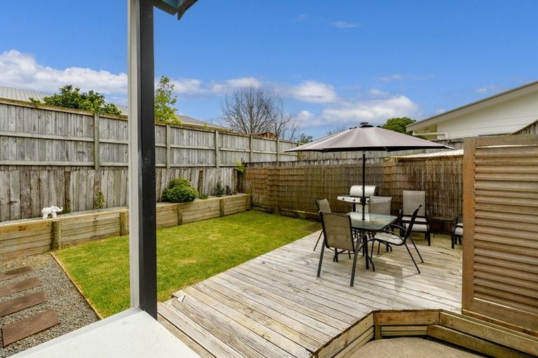 Photo of property in 6b Ranginui Road, Welcome Bay, Tauranga, 3112