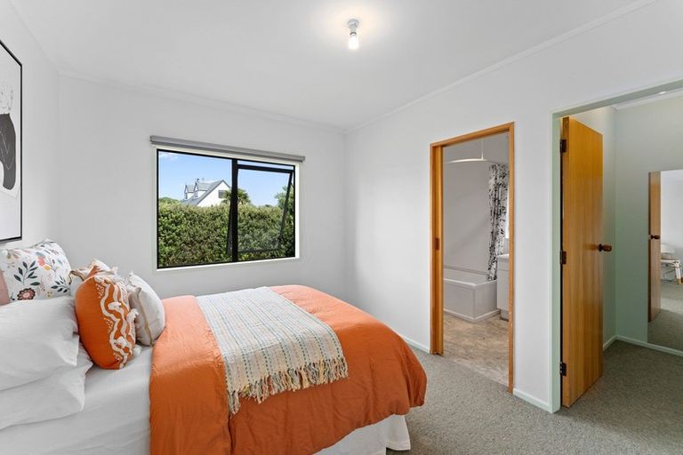 Photo of property in 13 Reeves Street, Waikanae Beach, Waikanae, 5036