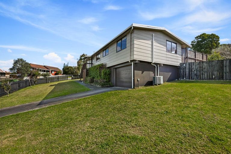 Photo of property in 5 Elizabeth Drive, West Harbour, Auckland, 0618